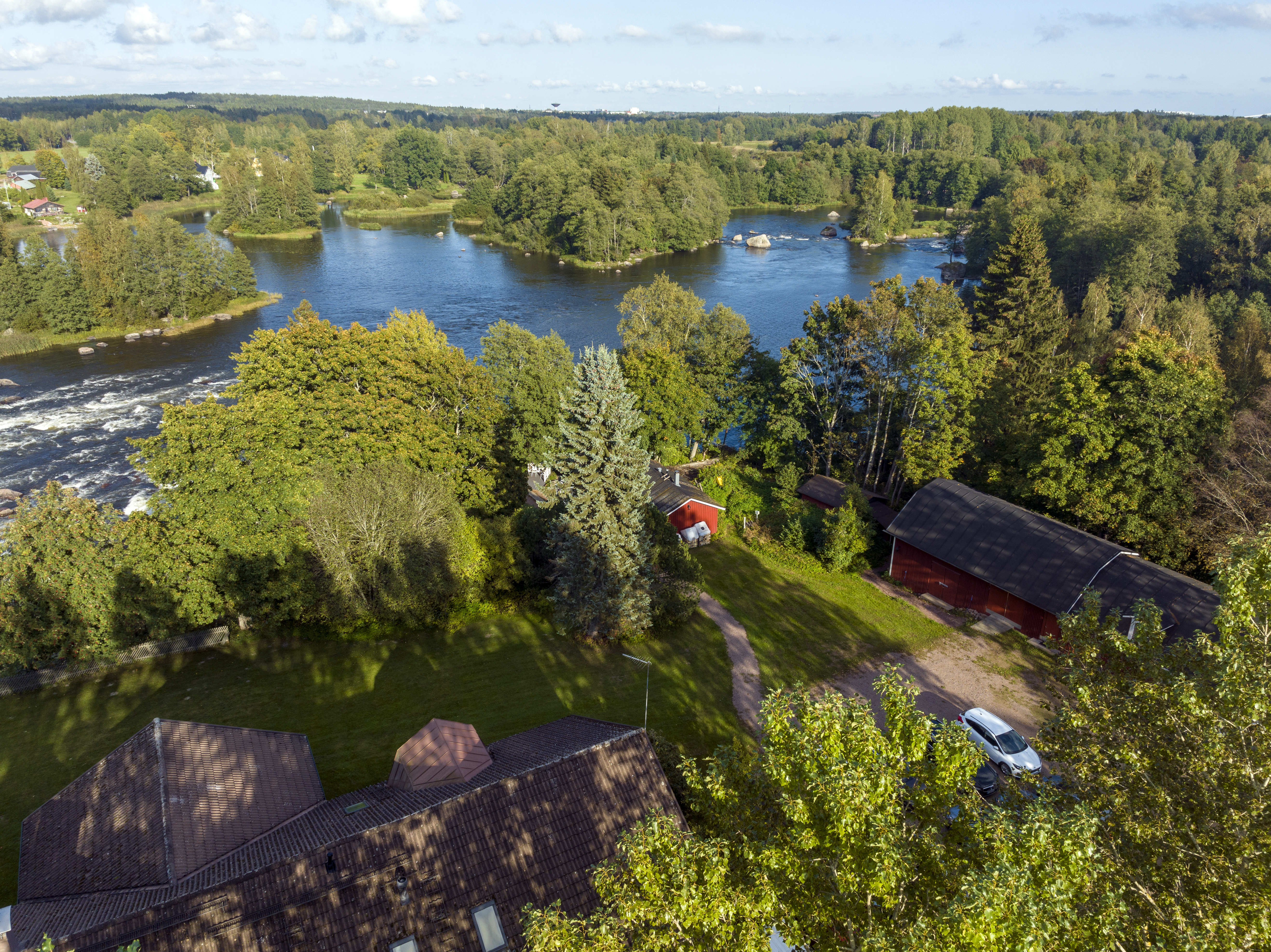 230909-Susanna-ja Juuso-haat-drone-05.jpg