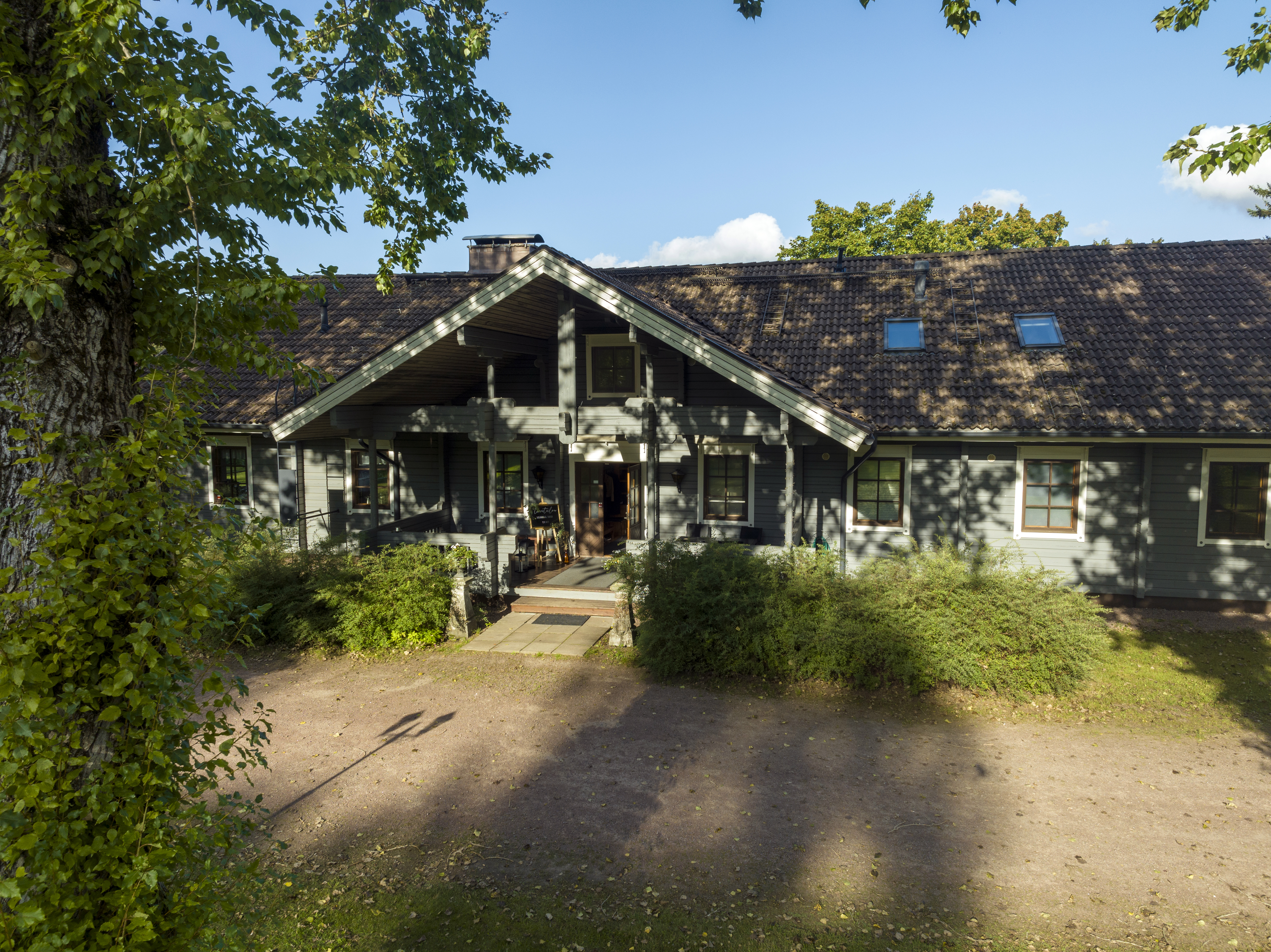 230909-Susanna-ja Juuso-haat-drone-01.jpg