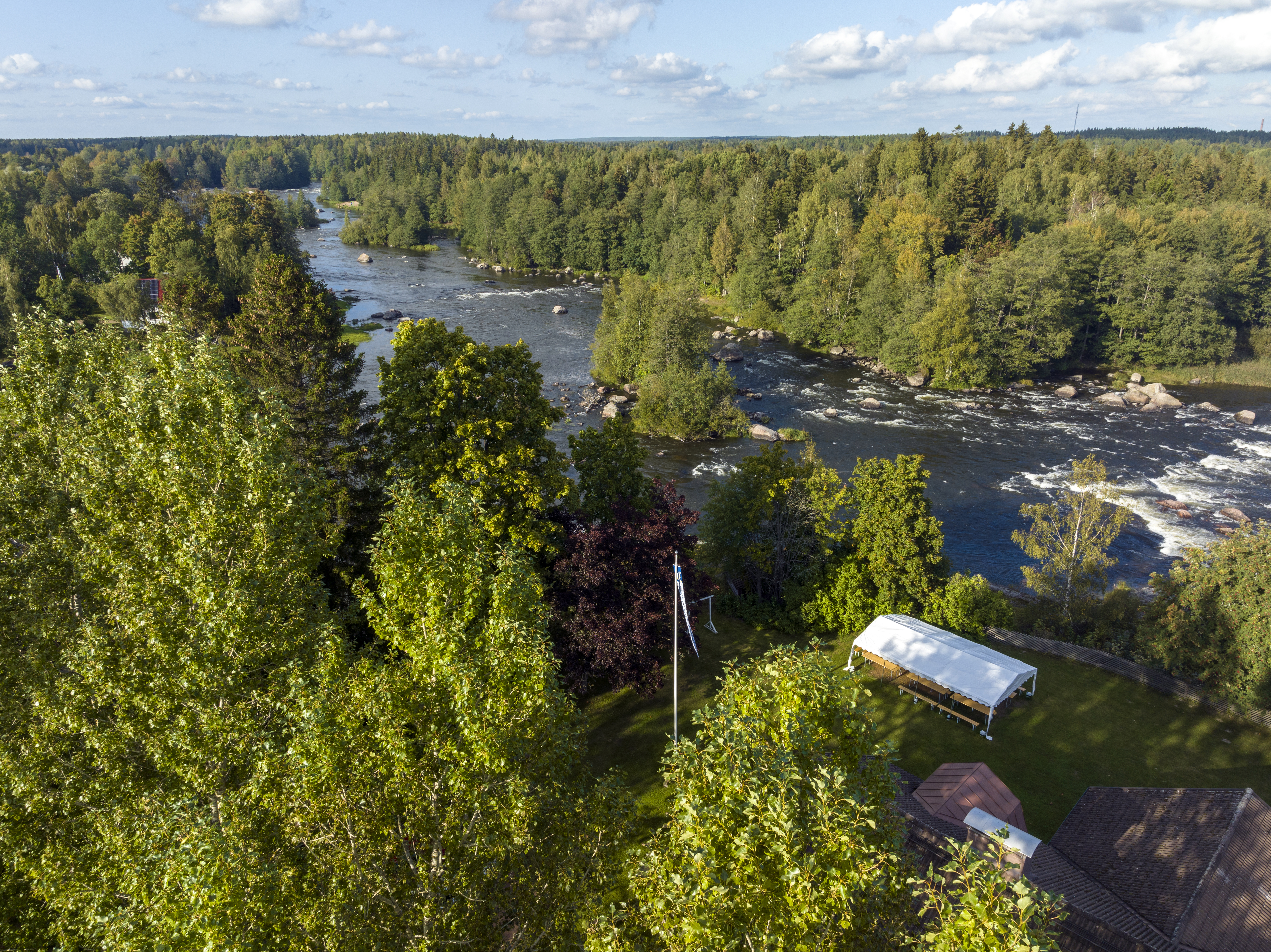 230909-Susanna-ja Juuso-haat-drone-04.jpg